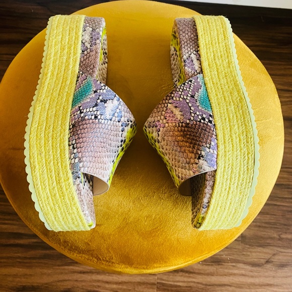 ✨✨✨ Kate Spade Multicolor Iridescent Genuine Leather Snake Print FlatForm Slide - Picture 1 of 5